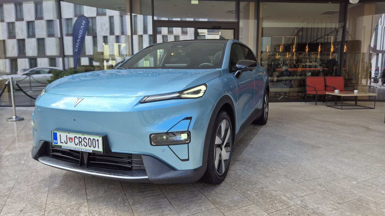 Štirje modeli, trije pogoni in osem trgovcev 