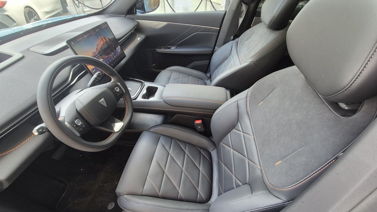 Štirje modeli, trije pogoni in osem trgovcev 