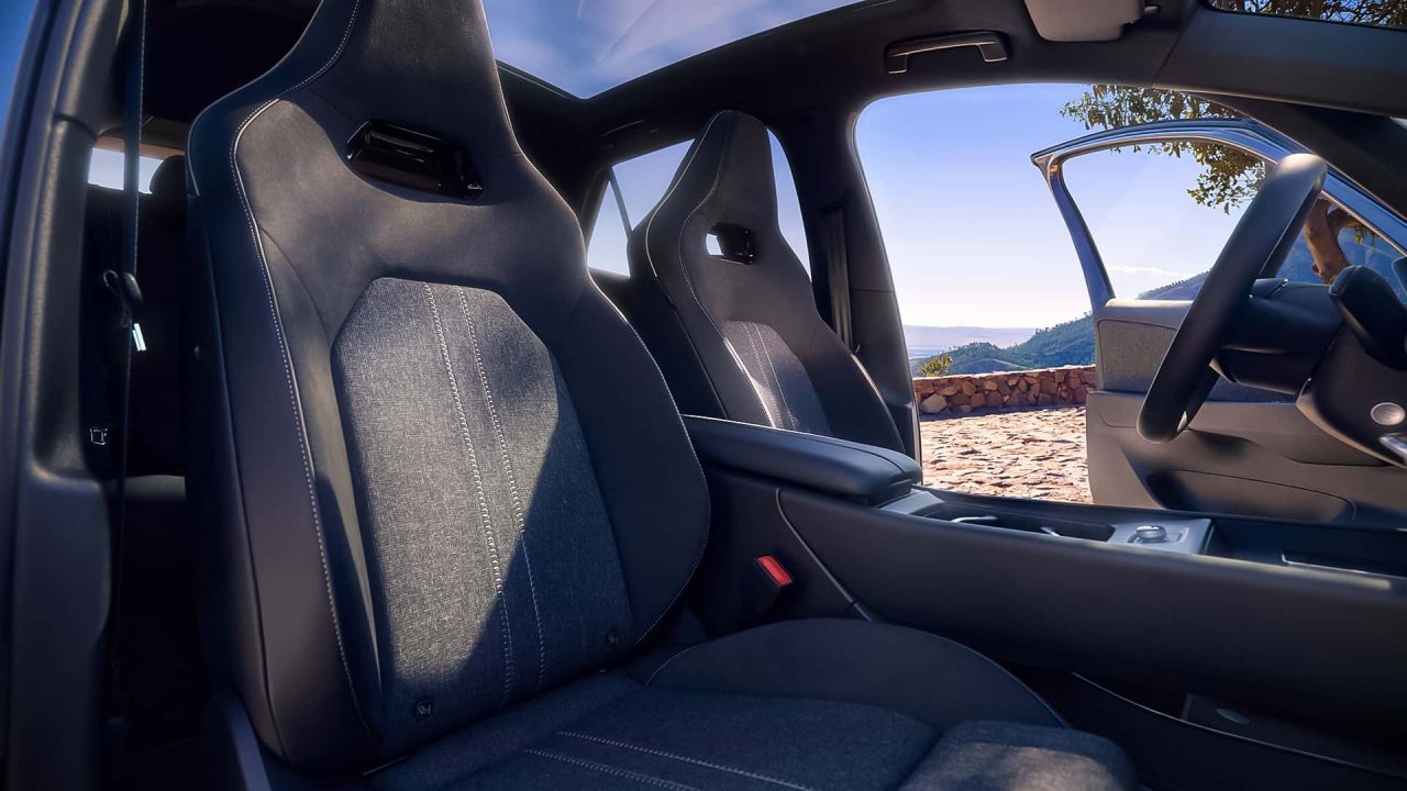 Vrnitev tipk in evolucija električnega pogona